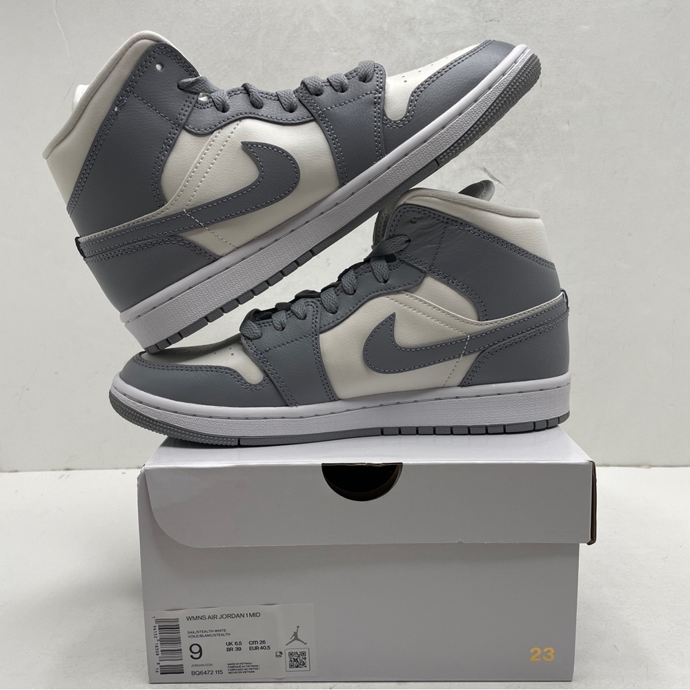 Nike Air Jordan 1 Retro Mid WMNS “Stealth” 2022 - Picture 3 of 4